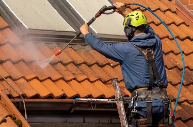 Démoussage et hydrofuge de toiture à Amfreville
